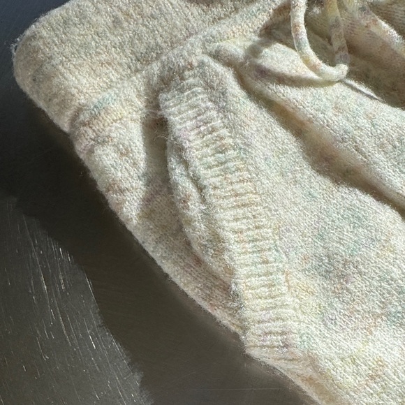 SO Cream Sweater Set: Cropped top and Straight Leg Pants - Picture 14 of 15